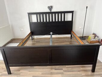 rám postele HEMNES