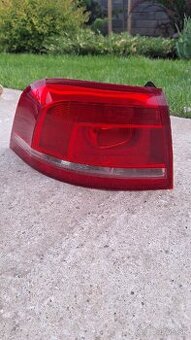 Svetlo Passat B7