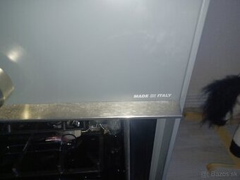 Predam plinovi sporak novi
