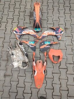 Ktm plasty Redbull