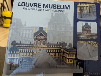 Mini lego louvre museum