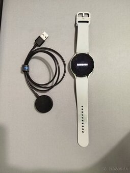 Samsung Galaxy Watch 4 44mm strieborné