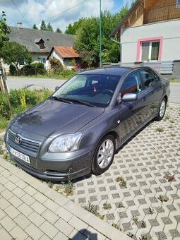 Predám Toyotu Avensis 2.2.diesel