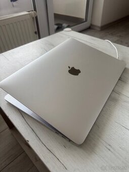 MacBook Pro 13 2019