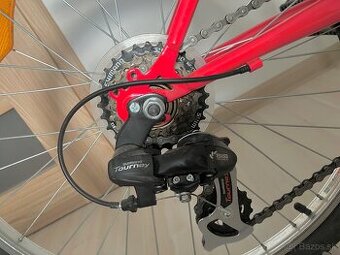 Predám zachovalý juniorský bicykel DEMA Iseo 26" – málo jaz