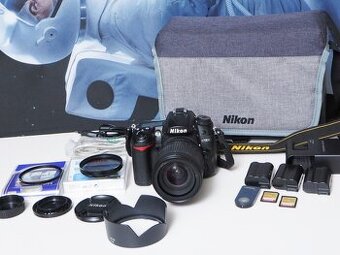 Nikon D7000 s príslušenstvom+brašňa.