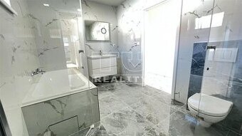 NA PREDAJ komfortný 4 izbový bungalov v kvalitnom...