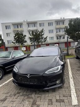 Tesla Model S - Nahradne diely