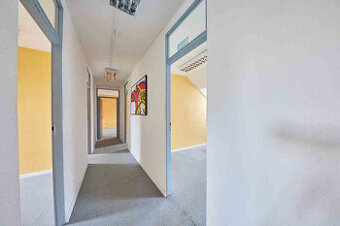 Prenájom administratívnych priestorov,132 m2 - vlastná kuchy