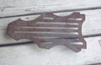 Stojan pod starožitnú žehličku