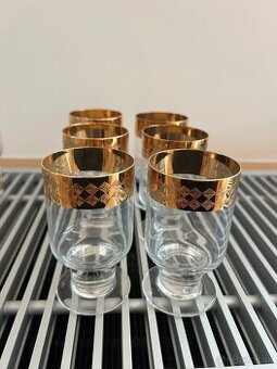 Pozlátené retro poháre