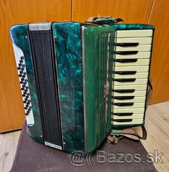 Akordeón zn. LIGNATONE