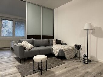 Zrekonštruovaný byt s parkovacím miestom v komplexe KOLOSEO