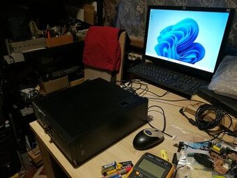 DELL počítač komplet. Windows 11 PRO. RAM 12 GB.