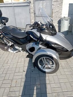 Can am spyder