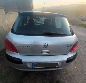 Peugeot 307 1.4 benzin 65kw