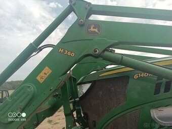 nakladač John Deere