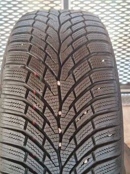4x Continental 225/50 R17 98V zimné pneumatiky.