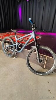 Celoodpružený bicykel Focus Jam 6.8 Seven 2021