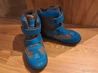 Predám detskú obuv rozmer 31 dobrý ale už nosené stav.