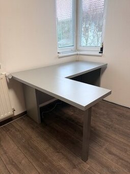 Šedý rohový stôl + kožené kreslo (Moderný set)