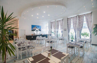 Predaj, zabehnutý penzión, centrum Trenčín (N073-10-DASEa)