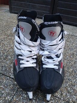 Predám pánske korčule na ľad zn. Blade veľ. 42, 44
