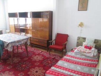 Prenajom izby s balkonom v 3. izbovom byte