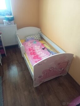 Detska postel