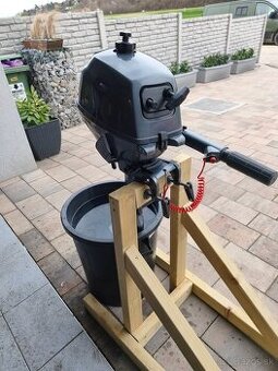 Závesný lodný motor