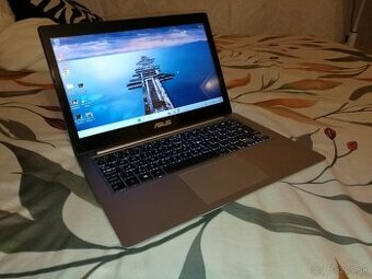 Asus ZenBook. Intel i7. 13,3 FHD dotyková. Nová baterka.