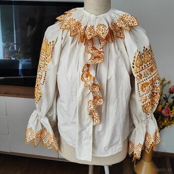 Kroj Piešťany - rukavce