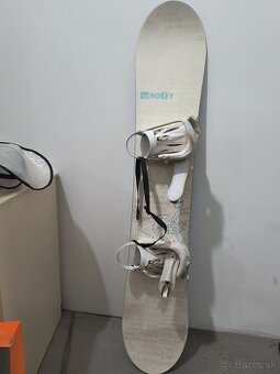 Snowboard Roxy s viazaním