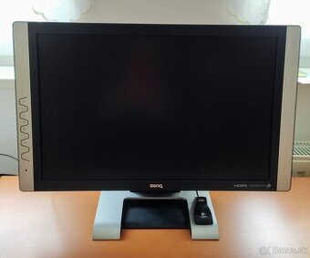 Predam miniPC s 19" LCD monitorom