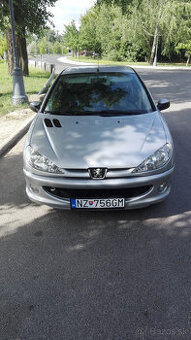Peugeot 206 1.4 benzín