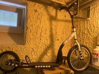 Kolobezka malo používaná