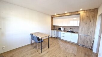 PREDAJ, 2 - izbový byt + kuchynský kút, kompletná rekonštruk