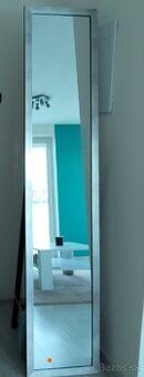 Predám samostatne stojace zrkadlo