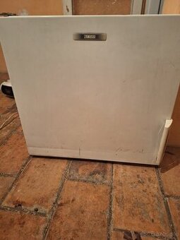 Predám malú chladničku