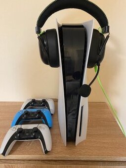 Predám PS5 s 3 ovládačmi a headsetom