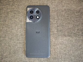 OnePlus 11 5G.