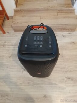 Zdravim mám na predaj reproduktor JBL ako noví
