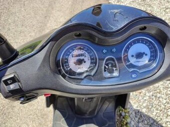 Ponúkam skúter Peugeot 125cm,platne TP,899€