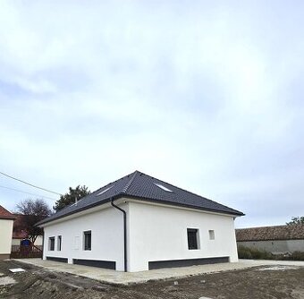 Predaj-rodinný dom 6 izbová novostavba, pozemok 998m2 - HU