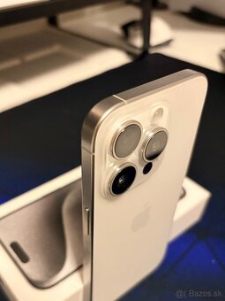 🌟 Predám iPhone 15 Pro 256 GB white titanium – výborný stav