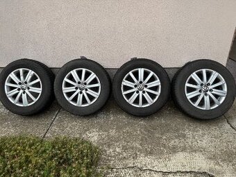 Zimné pneumatiky na diskoch VW.