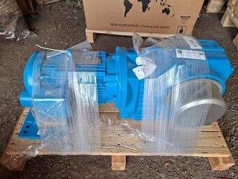 Elektromotor s prevodovkou