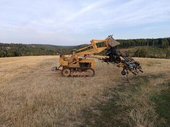 Pásový nakladač,buldozer Massey Ferguson MF 244 3 válec