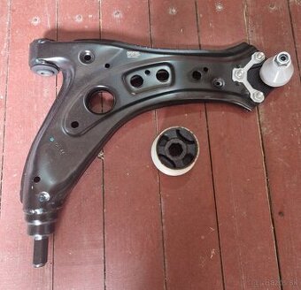Nove pravé predné rameno, nepouzite, nemontovane, spolu s ča