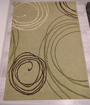 Predám koberec zelenej farby 120x170cm